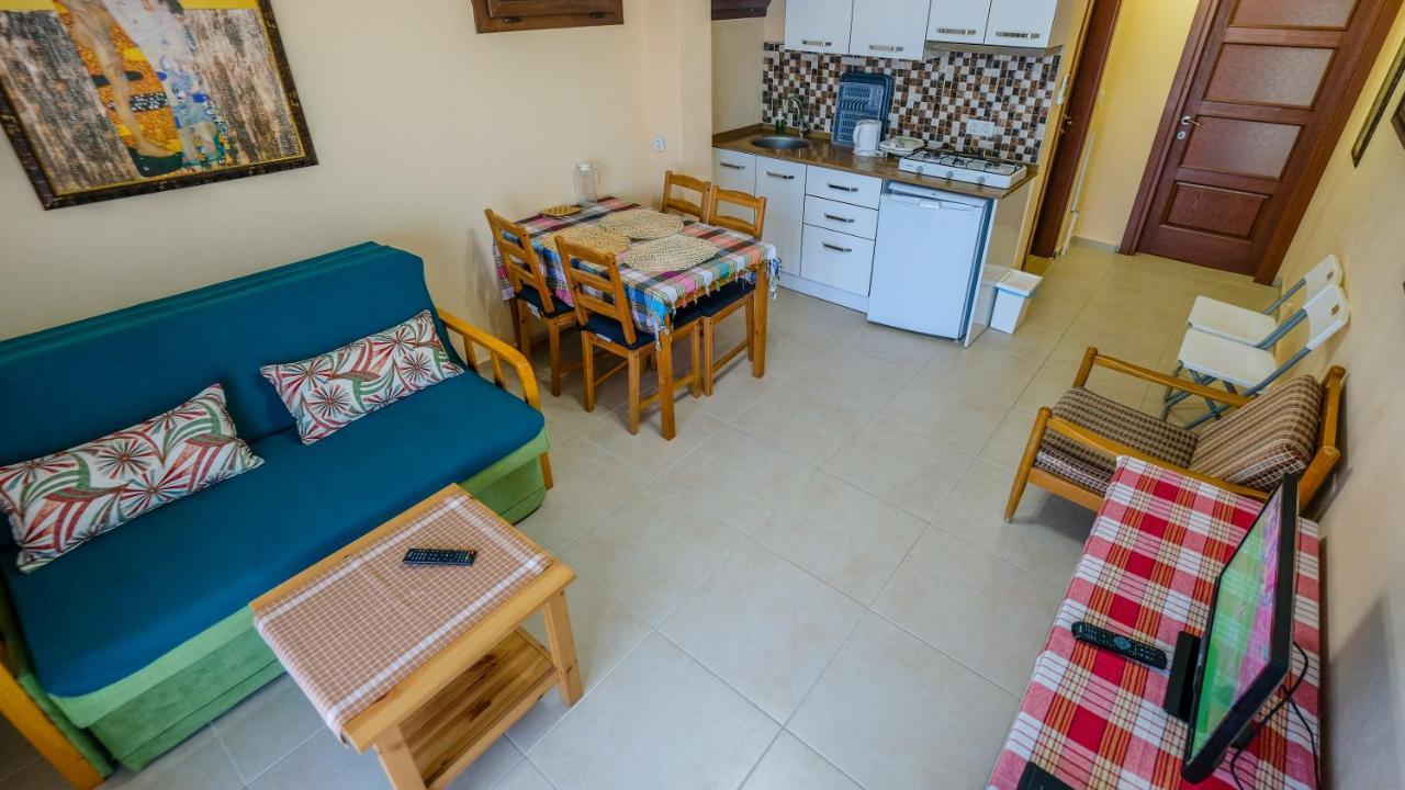Teras Butik Apart Карабурун Екстериор снимка